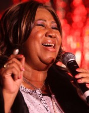 Video: Aretha Franklin Goes Caroling on Fallon