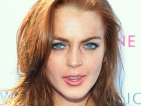 Lindsay Lohan Solicits Star Pals to Attend Show ... Via Twitter
