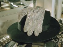 Michael Jackson Glove Up for Auction