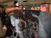 Yankees Kick it Old School in Sweep of Twins