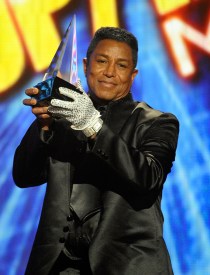 MJ Makes History at AMAs