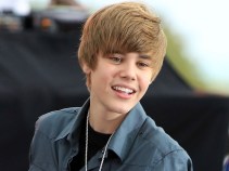 Justin Bieber Wants a Pussycat Doll's Number