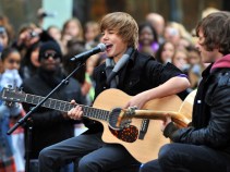 Justin Bieber Causes Teen Stampede in L.I.