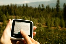 WikiReader Brings Wikipedia Anywhere