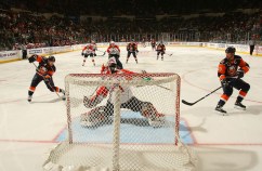 Big Second Period Lifts Isles Over Panthers