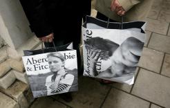 Abercrombie Dropping Logo to Boost Brand
