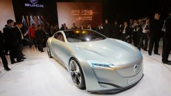 Chinese Buyers Targeted by Car Dealers at Shanghai Auto Show