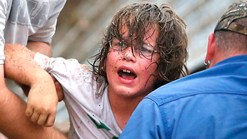 Dramatic Photos: Oklahoma Tornado Strike