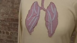 Interactive Lung T-Shirt Changes Color Around Pollution