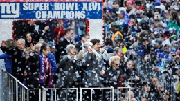 Thousands Cheer Giants, Super Bowl Champs