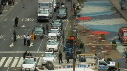 RAW VIDEO: Man Climbs Pole in Times Square