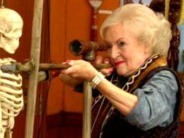 Betty White Kicks Butt on 'Community' Season Premiere