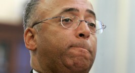 Thompson Cuts Bloomberg's Lead in Half: Poll 