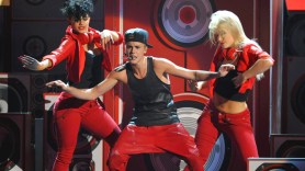 Justin Bieber Dominates at American Music Awards