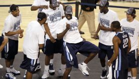 NCAA Roundup: Villanova Upsets in Nail-biter