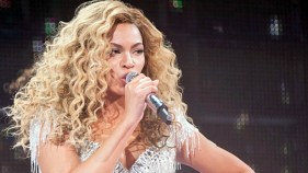 First Lady, Daughters Watch Beyonce in NJ