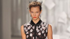 Top Model Karlie Kloss Will Not Be Walking at New York Fashion Week