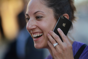 Cell Phone Use Changes Brain Activity, Study Finds