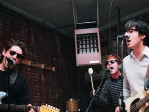 8/25: Vivian Girls Meet the Beets