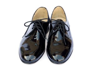 Boutique Beat: "Skeletons" Sale at Oak, Deals at Thistle & Clover
