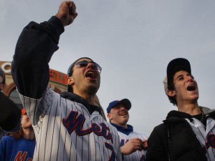 Mets Season Ticket Holders Paying Less, Still Upset