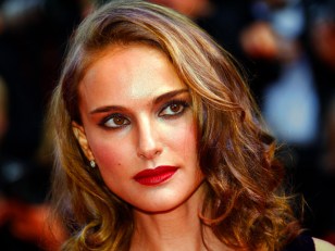 Natalie Portman: I Wouldn't Mind Being in a Love Triangle