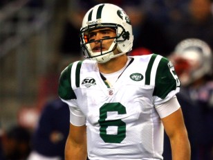 Jets, Playoff Hopes, Go Down Against Patriots