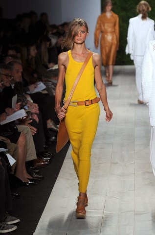 Trend Watch: Sunny Yellow Looks on the Runway