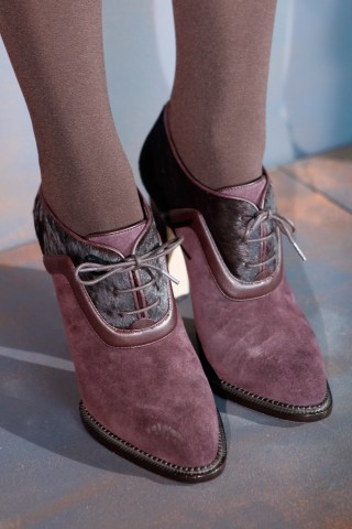 Top Designers Emphasize New Shoes, Handbags in Fall '12 Collections