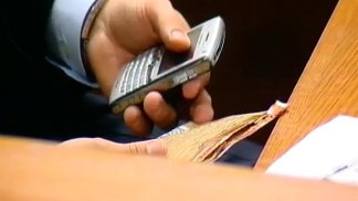 Text Messages Scrutinized in Ravi Trial
