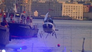 Helicopter Pulled Out of East River [Raw]