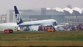 Raw Video: Newark Flight Crash-Lands in Poland