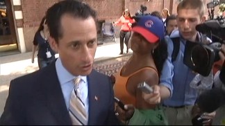 VIDEO: Weiner Enters, Later Leaves Apartment Before News Brief