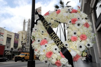 Thousands Mourn Singer Lena Horne in NYC