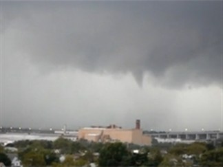 VIDEO: Funnel Cloud Forms over Perth Amboy