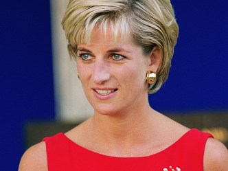 Kate Visits Diana's Grave Ahead of Wedding