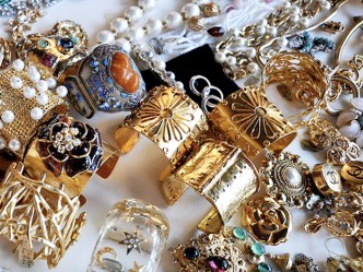 1/21: 10th Annual American Antiques Show, Wanda Jackson & Jack White…
