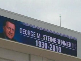 Fans Remember a Yankee Legend