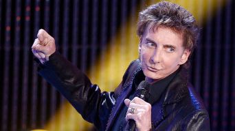Manilow to Play St. James in January