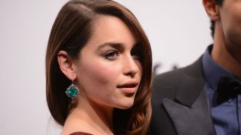  Emilia Clarke Nude Scene Spurs "Hysteria"