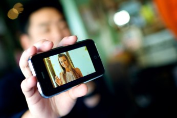Mobile Movies Make Life Harder for Blockbuster