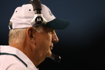 Eagles' Johnson Dies After Battle With Cancer