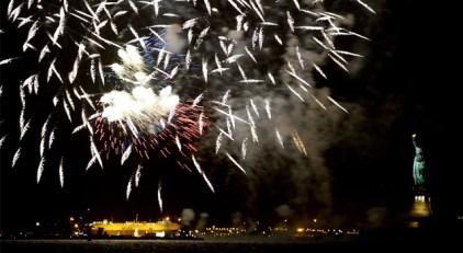 Macy's Fireworks to Light Up New York Sky