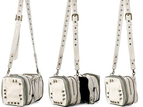 We're Loving: Charlott Vasberg's Shrinking Satchel