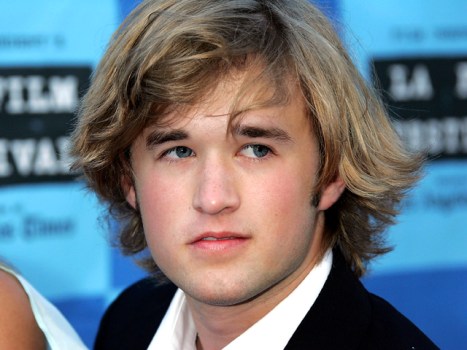 Haley Joel Osment Is a Virgin "Sex Ed" Instructor