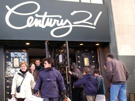Century 21 to Replace the Lincoln Square Barnes & Noble