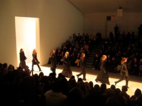 http://media.nbcbayarea.com/images/chairunwayfall11thumbnail_640x480.jpg