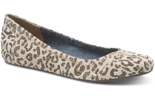 Toms Shoes to Launch Fashionable Flats for Spring 2012