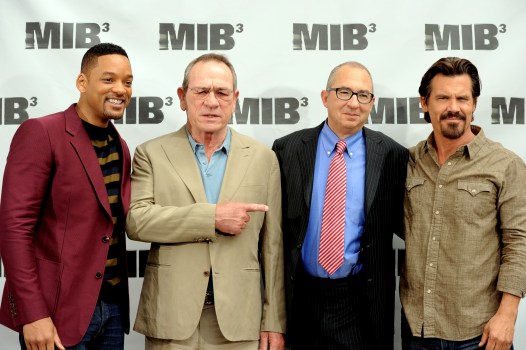 "MIB3" Director Sonnenfeld: Tommy Lee Jones is "Goofy"
