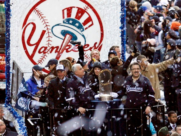 http://media.nbcnewyork.com/images/600*450/yankees-parade-9.jpg